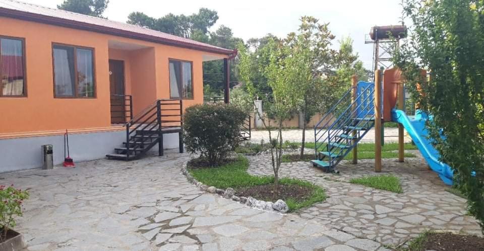 Delta Hotel Уреки Екстериор снимка