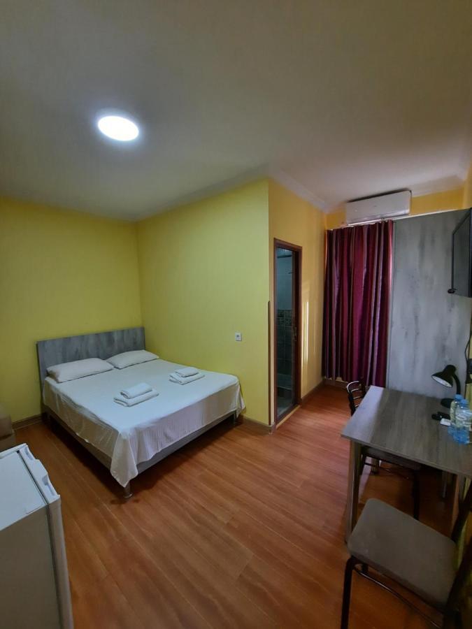 Delta Hotel Уреки Екстериор снимка