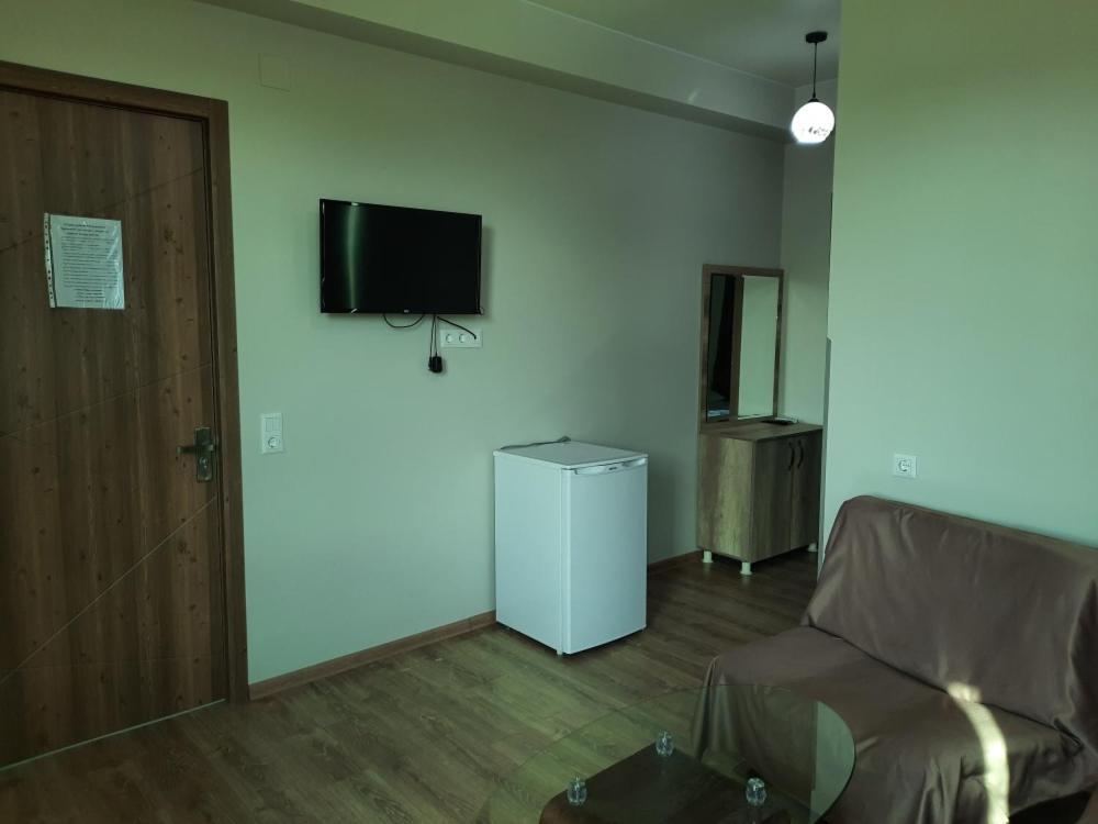 Delta Hotel Уреки Екстериор снимка