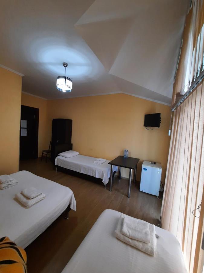 Delta Hotel Уреки Екстериор снимка