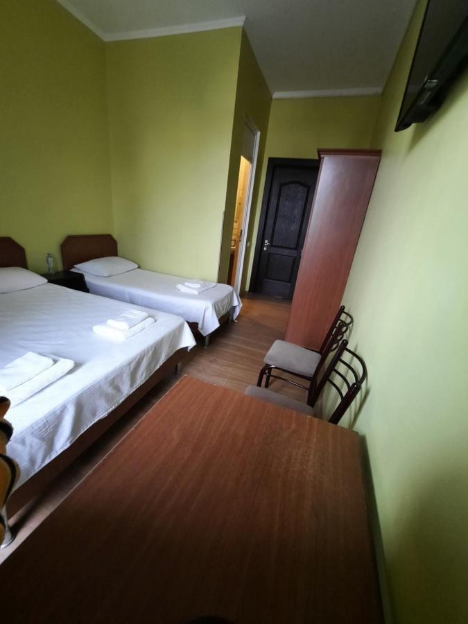 Delta Hotel Уреки Екстериор снимка