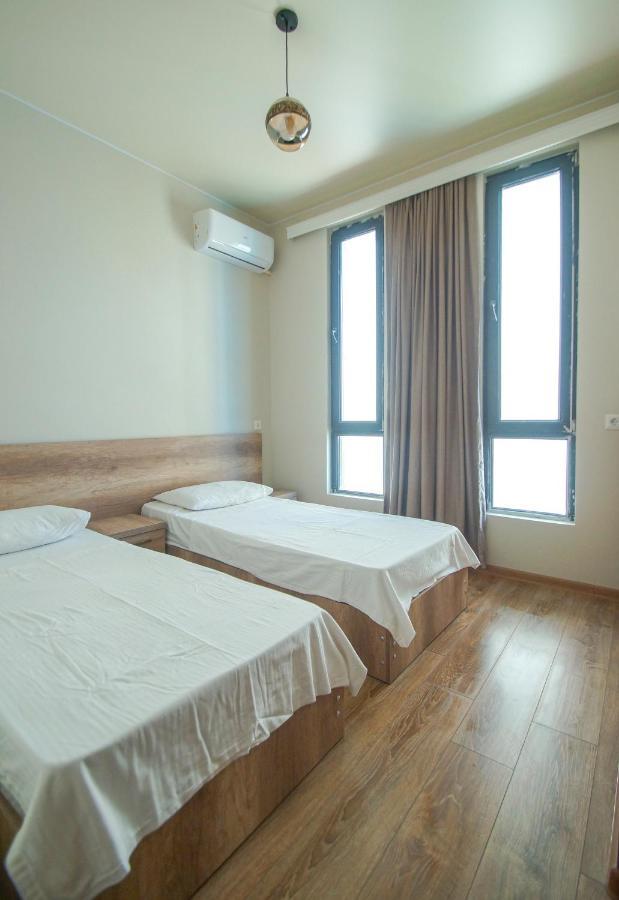 Delta Hotel Уреки Екстериор снимка